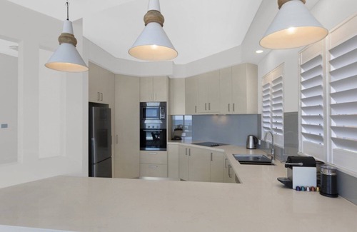 Avoca Beach Apartment | Beachfront Avoca Beach - Soundwaves 2