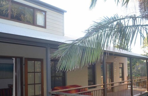 Wurtulla House | Beachfront back to nature reserve