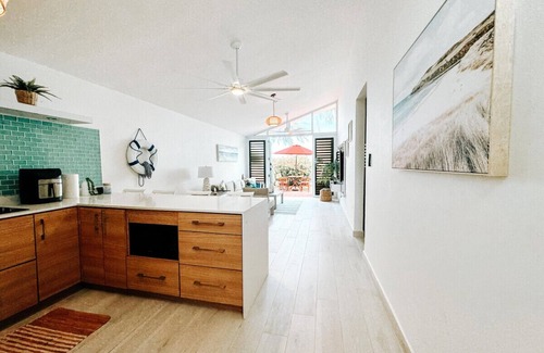 Palmas Villa | Beachfront Bliss for 6 – Soak in the Ocean Vibes