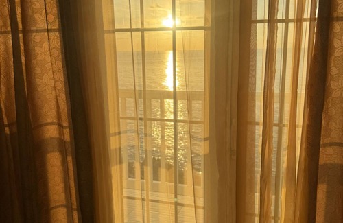 Orange Bay Apartment | Beachfront Bliss: Spacious 2-Bedroom Townhouse with Sunset Views in Negril