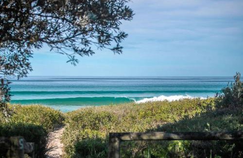 Mollymook Beach House | Beachfront Bliss on Mollymook Beach