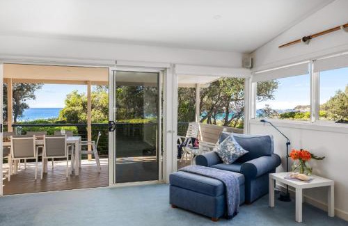 Mollymook Beach House | Beachfront Bliss on Mollymook Beach