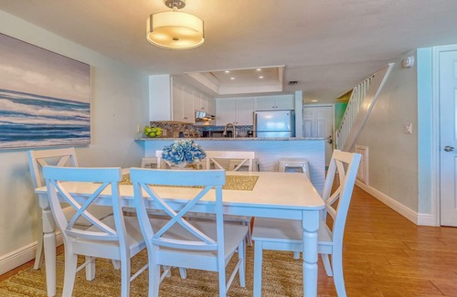 Independence Square House | Beachfront Boutique Vacation Townhouse Nestled in the Highly Coveted IRB Narrows