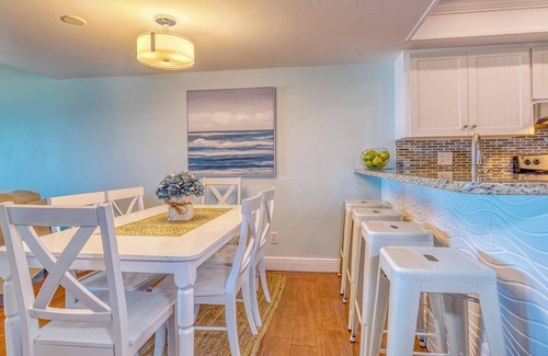 Independence Square House | Beachfront Boutique Vacation Townhouse Nestled in the Highly Coveted IRB Narrows