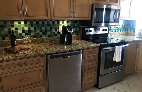 Discovery Bay Condo | Beachfront condo directly on Grand Bahama's beautiful Coral Beach