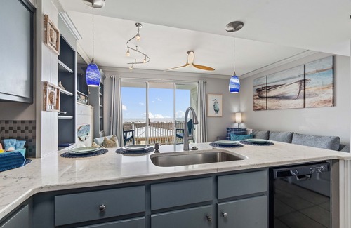 Dauphin Island Condo | Beachfront Condo~Heated Pool~Turtles Nest, East