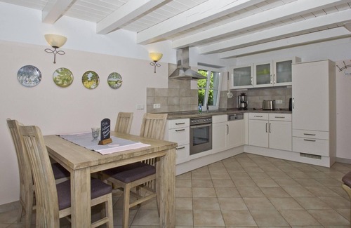 Neuendorf Apartment | Beachfront idyll by the sea, private bathing area - Gutshof Ostseeblick FeWo 01