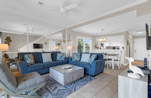 Isle of Palms Condo | Beachfront Dream! Ideal Corner Unit, Patio, Direct Beach Access, Communal Pool - 12A Mariner's Walk