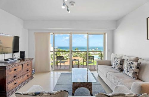 Oranjestad-West House | Beachfront- Eagle Beach- Top View 1BR condo - P514