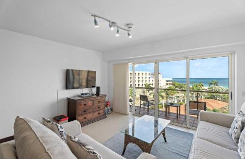 Oranjestad-West House | Beachfront- Eagle Beach- Top View 1BR condo - P514