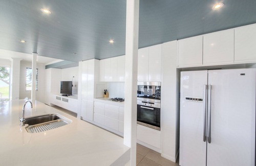 Emu Park House | Beachfront Emu Park With Pool