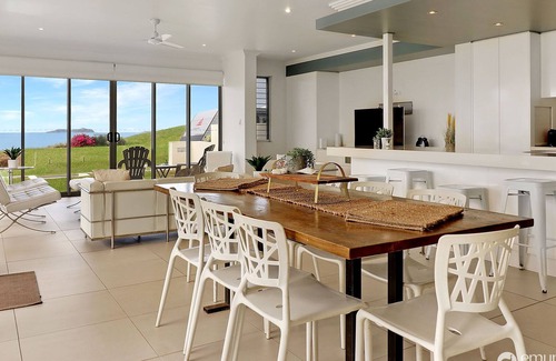 Emu Park House | Beachfront Emu Park With Pool