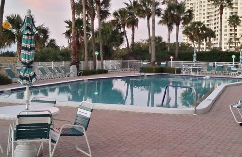 Sand Key Apartment | Beachfront Gulf View Retreat on Sand Key Beach