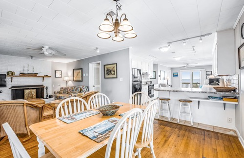 Holden Beach House | Beachfront home with WiFi, patio, central AC & private washer/dryer