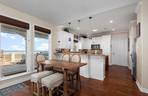 Galveston House | Beachfront | Hot Tub | Large Deck