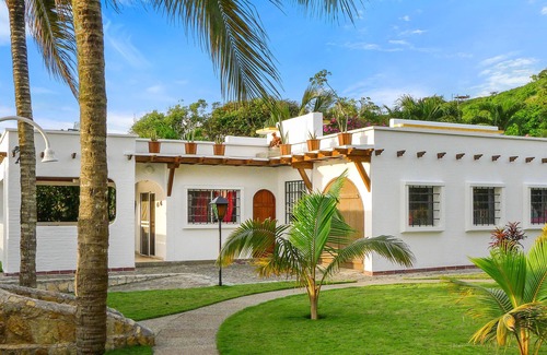 Comuna San Jose House | Beachfront, large Pool, lap pool, & Jacuzzi, Barbecue area, Spectacular Gardens
