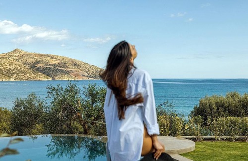 Agios Nikolaos Villa | Beachfront Linum Escape Retreat