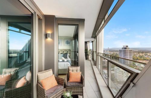 Surfers Paradise Apartment | Beachfront Luxe 2Bedroom Apt with Sunset River Views