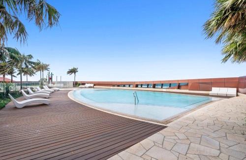 Surfers Paradise Apartment | Beachfront Luxe 2Bedroom Apt with Sunset River Views