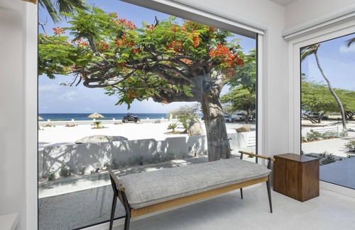 Malmok Villa | Beachfront Luxury on the Strip 514
