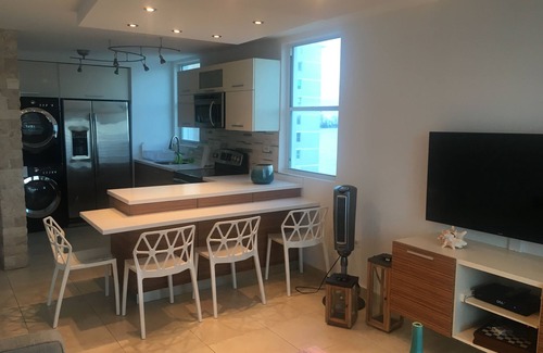 Isla Verde Apartment | BeachFront, Ocean View all around, Isla Verde
