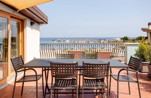 Giardini Naxos House | Beachfront Penthouse Giardini Naxos