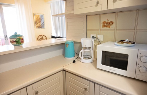 Poros Apartment | Beachfront Residence With Private Path To The Sea