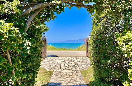 Acharavi Apartment | Beachfront Suite GardenMare 1