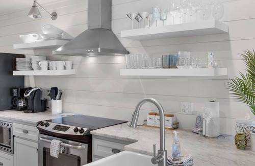 Seacrest House | Beachfront Townhome in Seacrest + Free Tickets: Bikes, Dolphin Cruise & More!