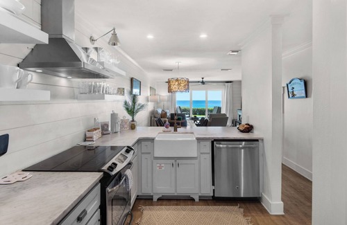 Seacrest House | Beachfront Townhome in Seacrest + Free Tickets: Bikes, Dolphin Cruise & More!