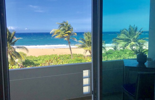 Tierras Nuevas Saliente Apartment | Beachfront Tropical Paradise with Private Terrace and Direct Beach Access 🏝