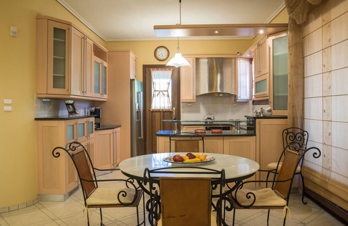 Kontsika Villa | Beachfront villa in Galaxidi