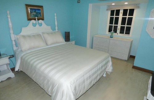 Ocho Rios Hotel | BEACHFRONT VILLA