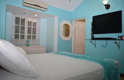 Ocho Rios Hotel | BEACHFRONT VILLA