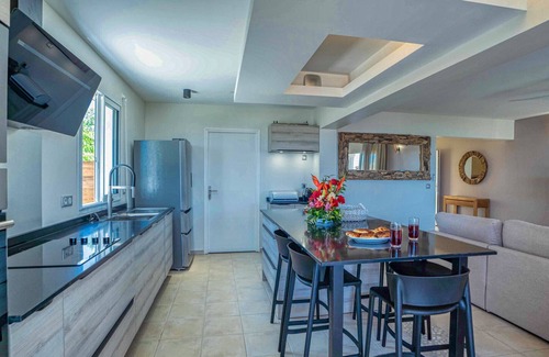 L'Autre-Bord Villa | Beachfront villa rental, sea view - sleeps 8