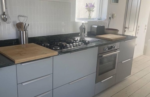 Vourkari House | Beachfront villa with private pool and sea views