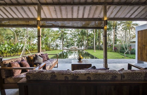 Melaya Villa | Beachfront Villas with Private Infinity Pool, ask us for the 2024 discount deal!