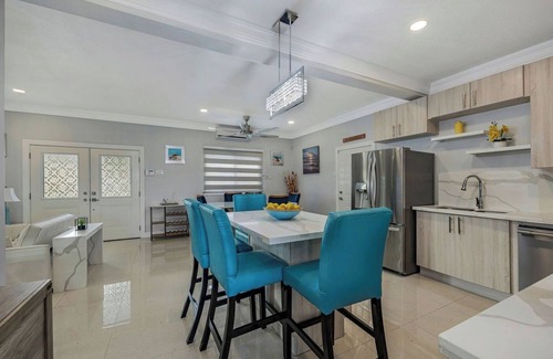 St. Ann's Bay House | Beachfront with Rooftop Scenic Ocean View
