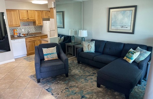 Biltmore Beach Condo | BEACHSIDE 1 bedroom condo with POOL view