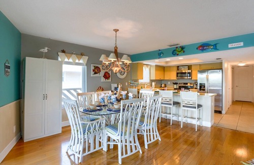 Indian Rocks Beach Condo | Beachside Condo Steps from the Sand! Huge Balcony w/Hammock! FREE Activities! ~ Cypress-n-Sun B-3