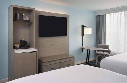 Cocoa Beach Hotel | Beachside Elegance in Cocoa Beach! Pool! Water Sports Activities Onsite!