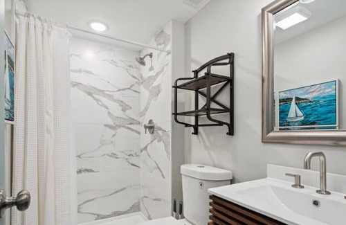 Buckroe Beach House | Beachside Escape: 1/2 mile from beach for family getaway