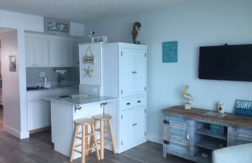 Indialantic By The Sea Apartment | Beachside Escape | Ocean Front Room | Pool Access
