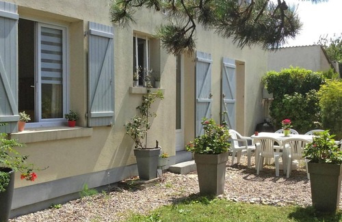 Cayeux-sur-Mer Apartment | Beachside Flat with Sunny Patio