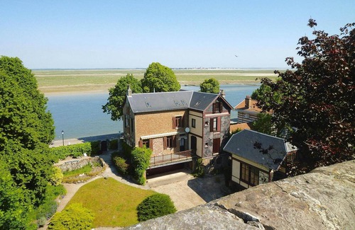 Cayeux-sur-Mer Apartment | Beachside Flat with Sunny Patio