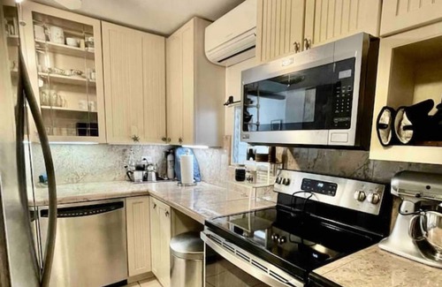 Nazareth Condo | Beachside, Pool, Amazing Views, Excellent Location - 3bedroom/3bathroom Condo
