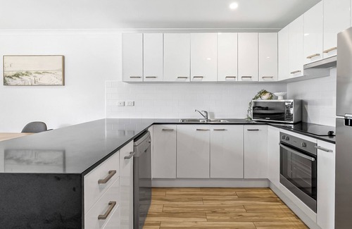 Maroochydore Resort | Beachside Views 2 Bedroom Family Apartment Mooloolaba