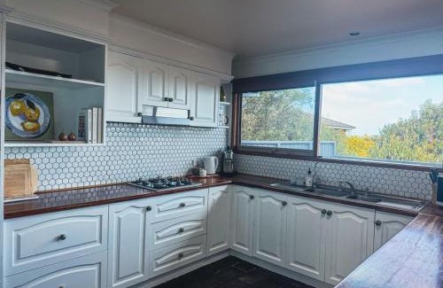 Warrnambool House | Beachview Bungalow Warrnambool