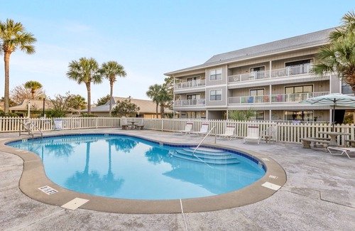 Seagrove Beach Condo | Beachwood 12E- Two Community Pools- Two Bikes- Steps From Beach Access