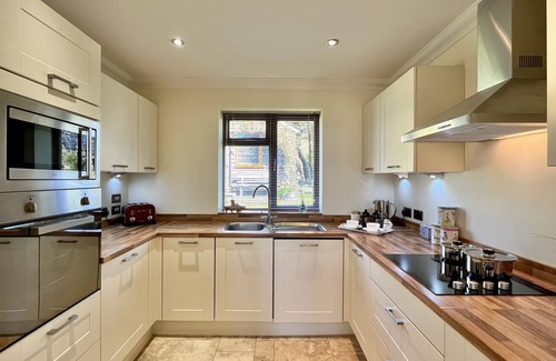 Clayton Cottage | Beacon Cottage by inspirestays.com - a cottage that sleeps 2 guests in 1 bedroom